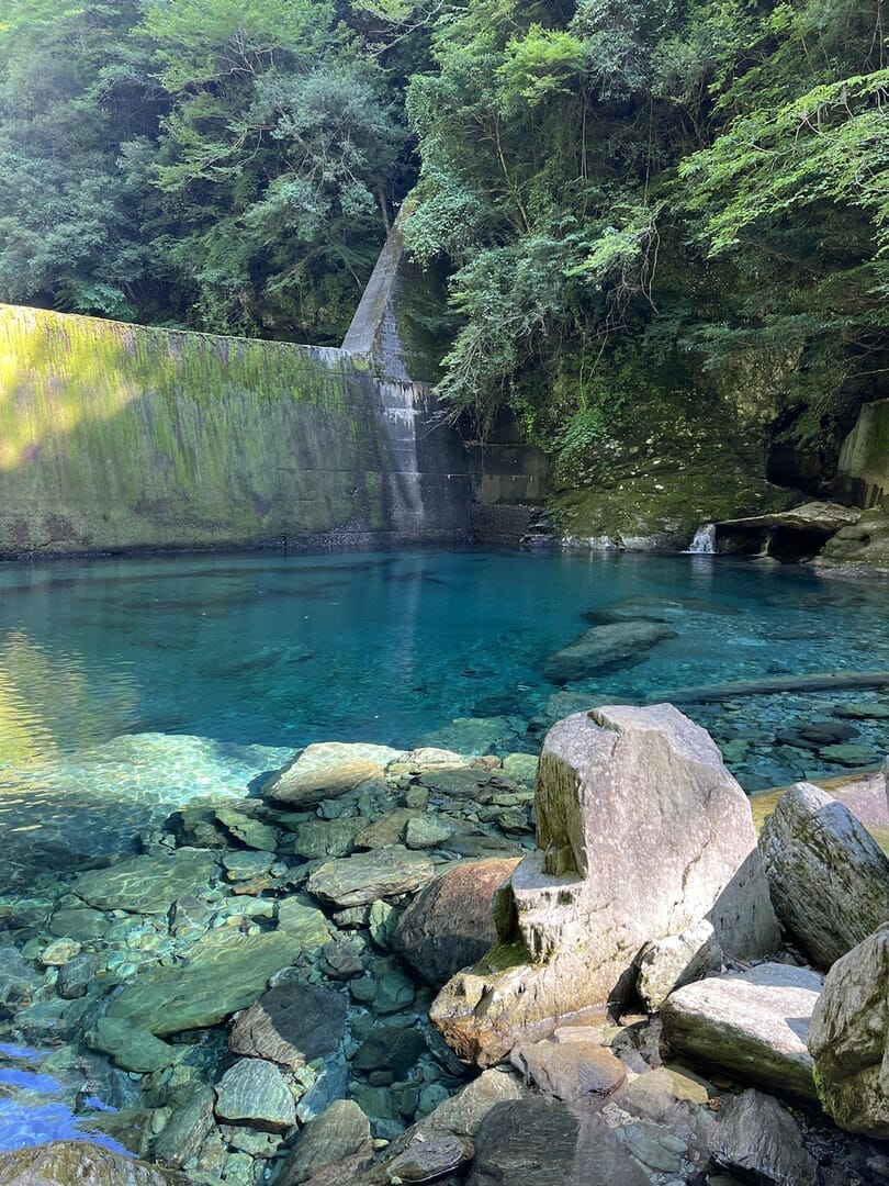 仁淀ブルーいつもと違う？安井渓谷・水晶淵・砂防ダム｜最新情報